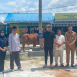 Pastikan-Tepat-Sasaran-Anggota-DPRD-Kalteng-Dapil-V-Tinjau-Penyaluran-Hewan-Qurban-di-Kuala-Kapuas-DPRD-Provinsi-Kalimantan-Tengah