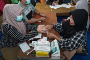 Kabut Asap Menebal, Puskesmas Bukit Hindu Buka Cek Kesehatan Gratis untuk Warga Mendawai