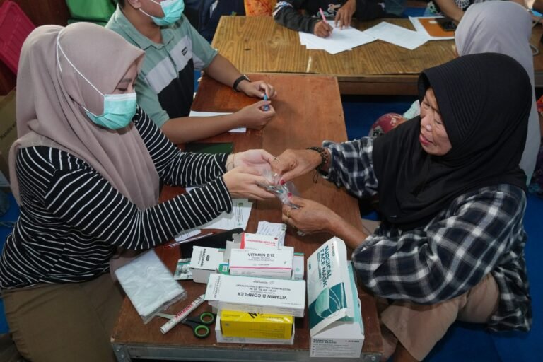 Kabut Asap Menebal, Puskesmas Bukit Hindu Buka Cek Kesehatan Gratis untuk Warga Mendawai
