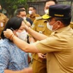 Gubernur Pastikan Bantuan Tak Berhenti di Atas Data
