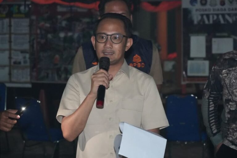 Wali Kota Palangka Raya Fairid Naparin