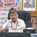 Demo Jilid VII, Ribuan Bangkai Ayam Dibawa ke Kantor PLN Palangka Raya