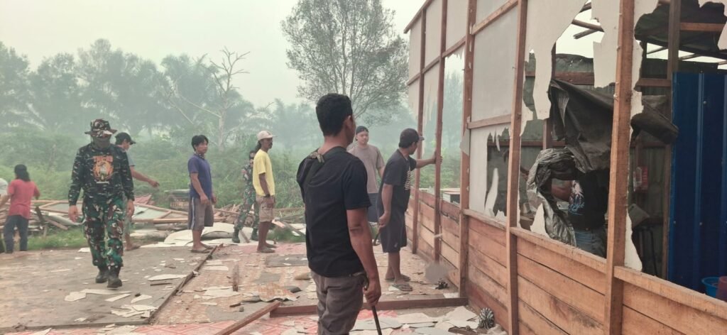 Rumah Sugianto Dibongkar TNI, Harapan Baru untuk Hunian yang Lebih Layak