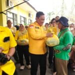 Golkar Kalteng Bagikan 1.000 Paket Sembako di Tengah Kabut Asap